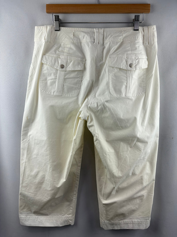 Women’s Avenue Size 14 White Capri Pants
