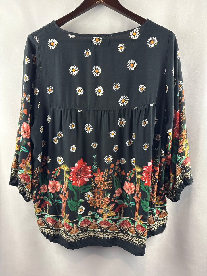Women’s Natural Life XL Black Floral &amp; Mushroom Patterned Blouse