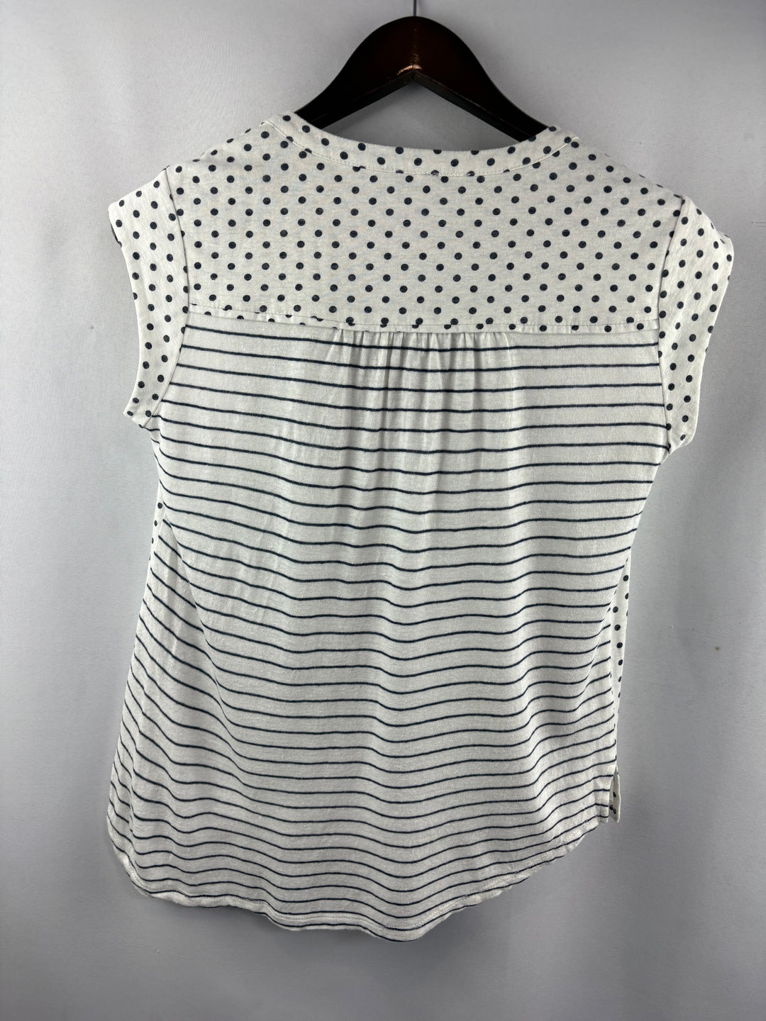 Women’s Daniel Rainn Small White Blouse w/ Gray Polka Dot & Stripes
