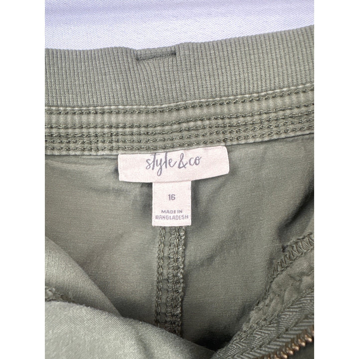 Women’s Style&Co Size 16 Army Green Cargo Capri Pants