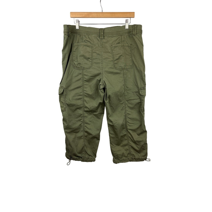 Women’s Style&Co Size 16 Army Green Cargo Capri Pants