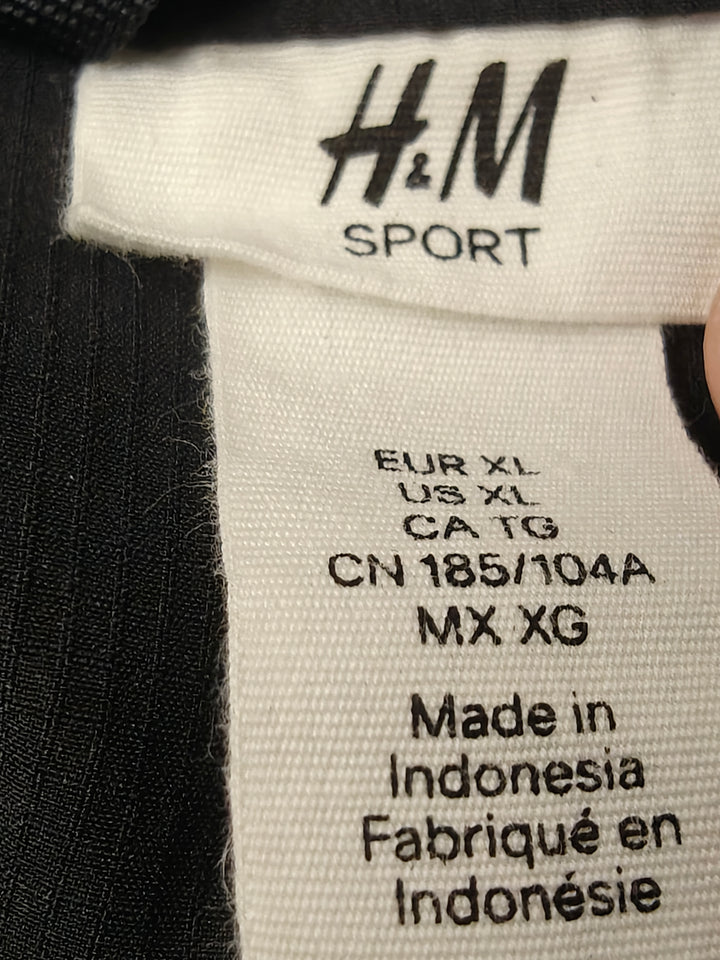 Men’s H&amp;M Sport Cropped Cargo Pants Black XL