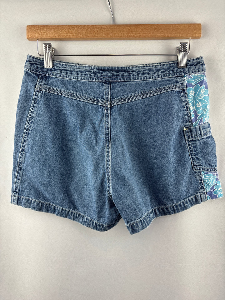 Women’s Old Navy Size 4 Blue Mini Jean Shorts w/ Floral Accents