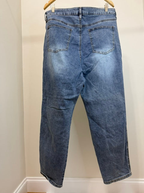 NY&amp;C Dream Curvy Boyfriend Jeans Distressed Flag Detail Sz16 / 36