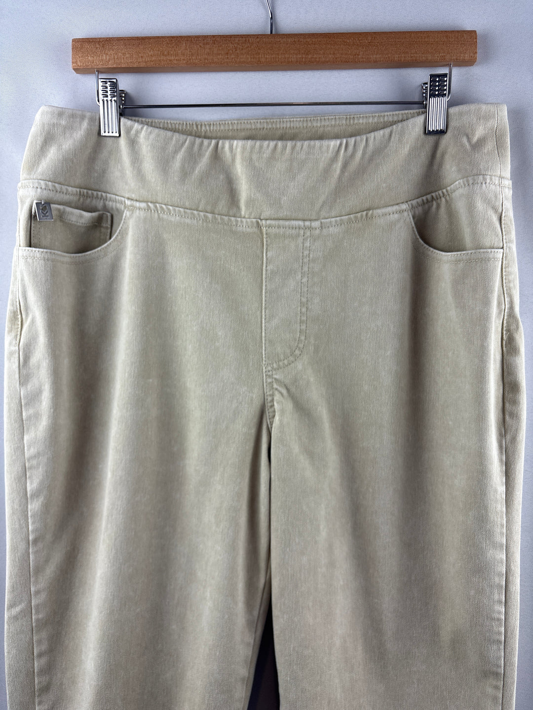 Women’s Belle Kim Gravel Size 16T Khaki Capris
