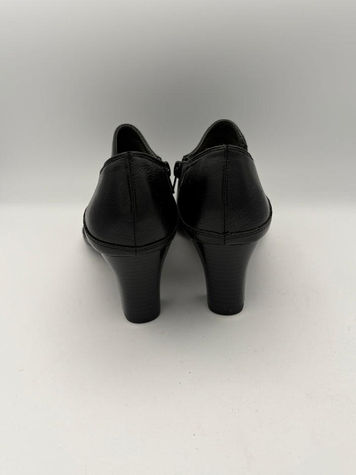 Women’s Aerosoles Size 8 Black Leather Ankle Boot Heels