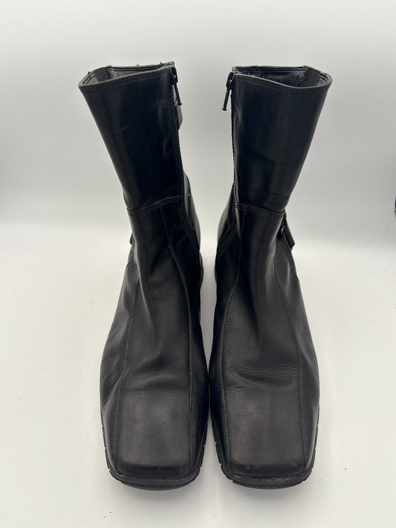 Women’s Clark’s Size 9.5 Black Leather Calf Flat Boots