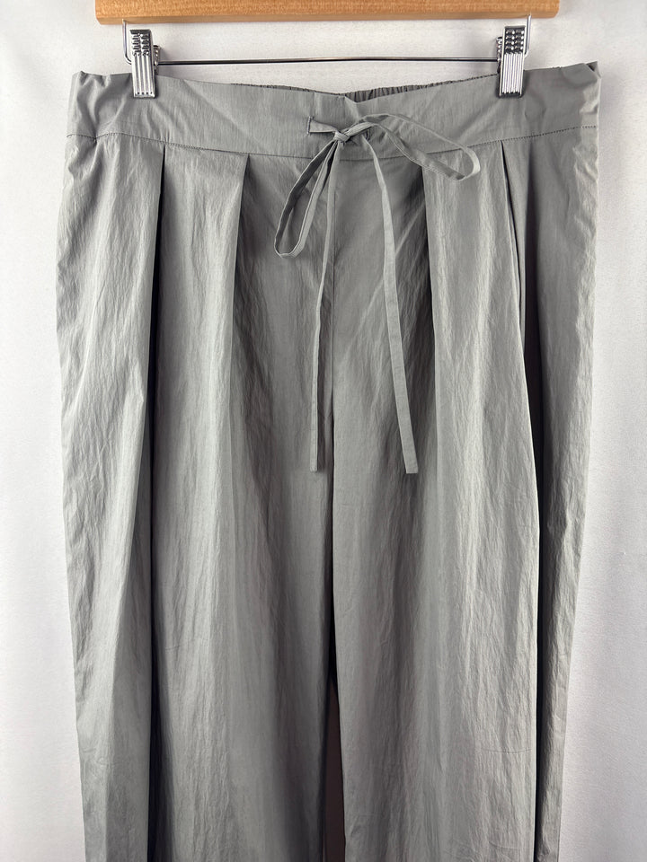 Women’s Lafayette 148 Medium Light Gray Pleated Pants