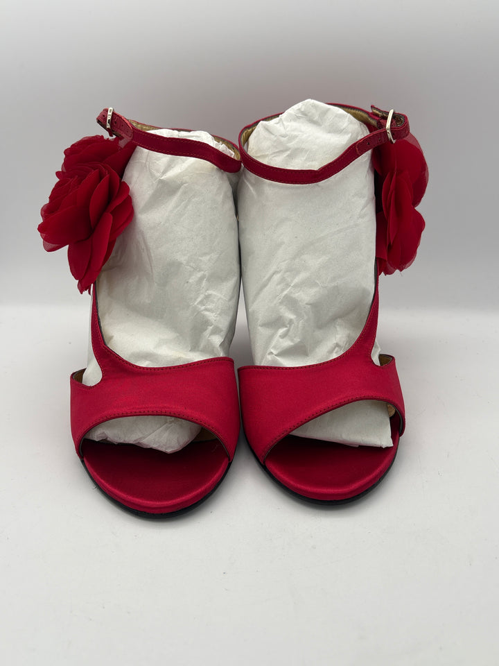 Women’s Ros Hommerson Size 9 Bright Red Satin Flower Pumps