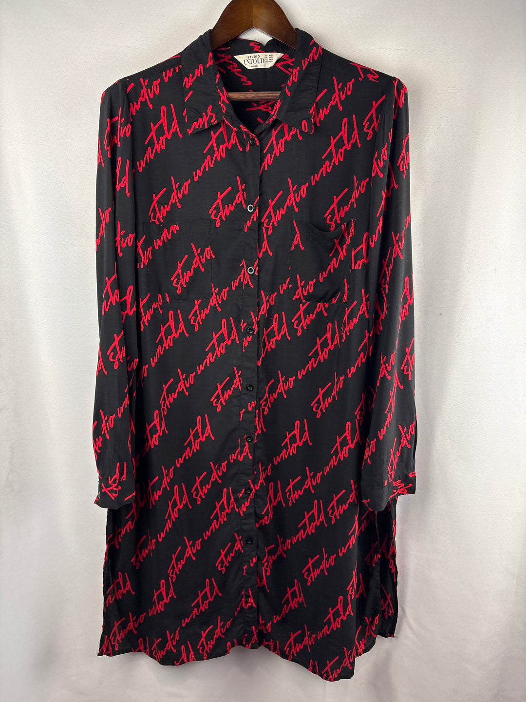 Women’s Studio Untold Size 16/18 Black Graphic ButtonUp Dress