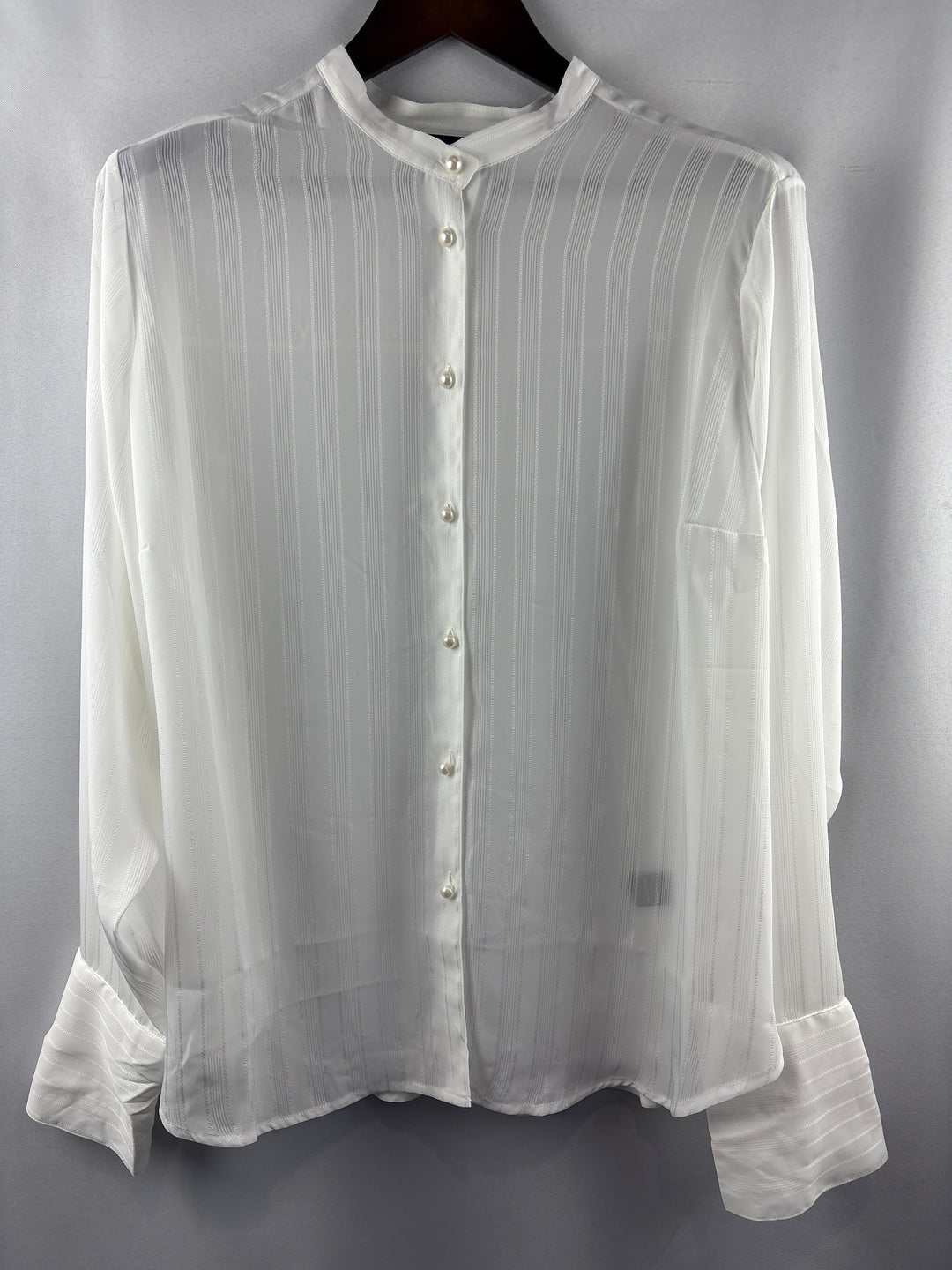 Women’s Studio Torrid Size 2 White Button Up Blouse