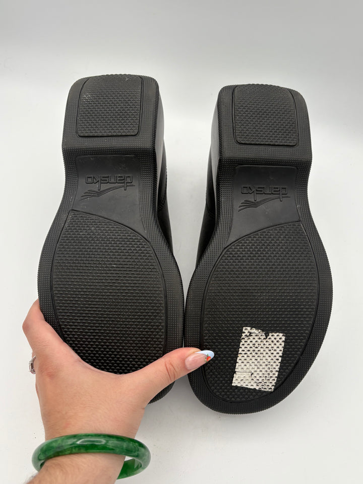 Women’s Dansko Size 8 Black Leather Slip On Espadrilles