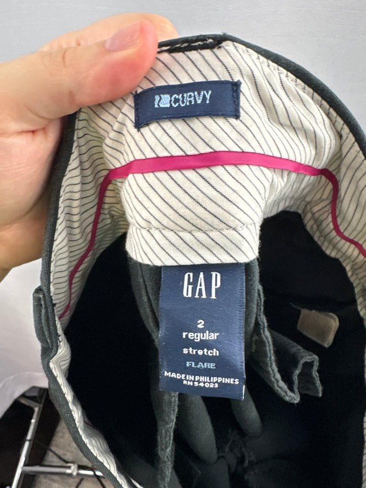 Women’s GAP Size 2 Low-Rise Black Flare Pants