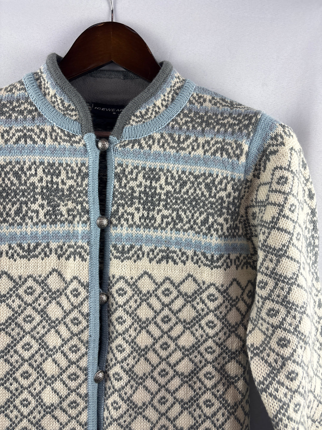 Women’s Ice Wear Small Cream Blue Gray Patterned Cardigan