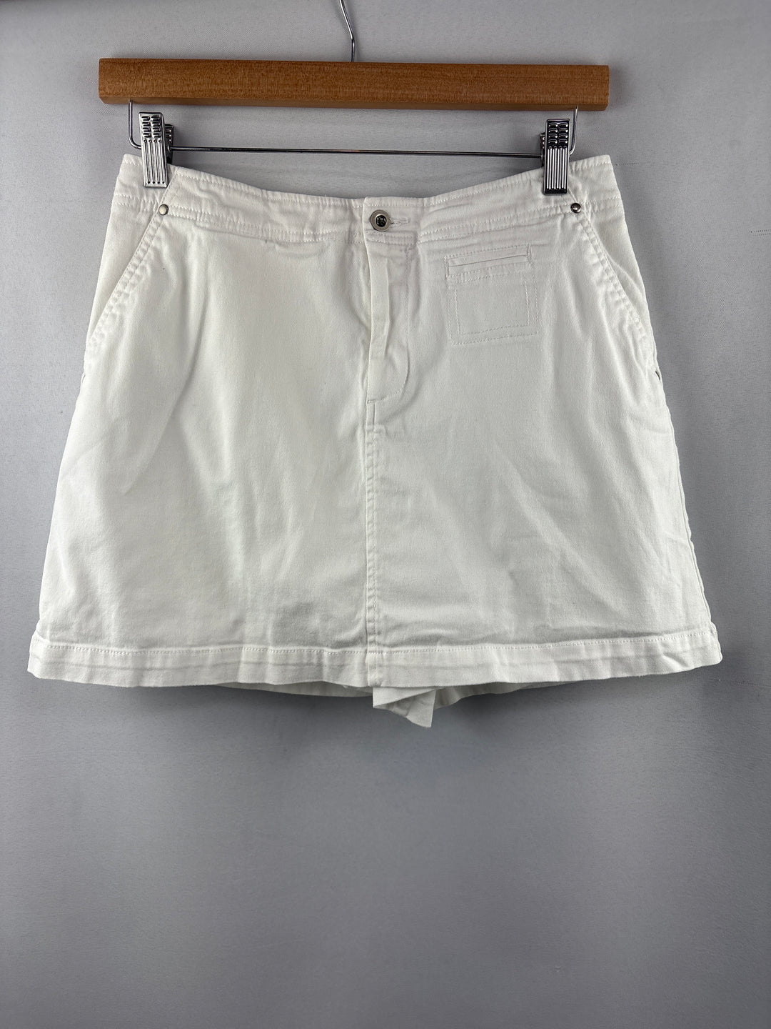 Women’s Dockers Size 4 White Denim Skort