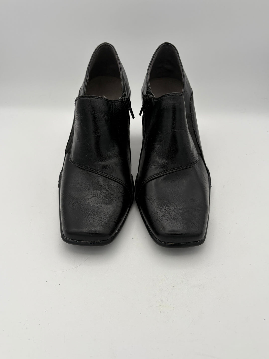 Women’s Aerosoles Size 8 Black Leather Ankle Boot Heels