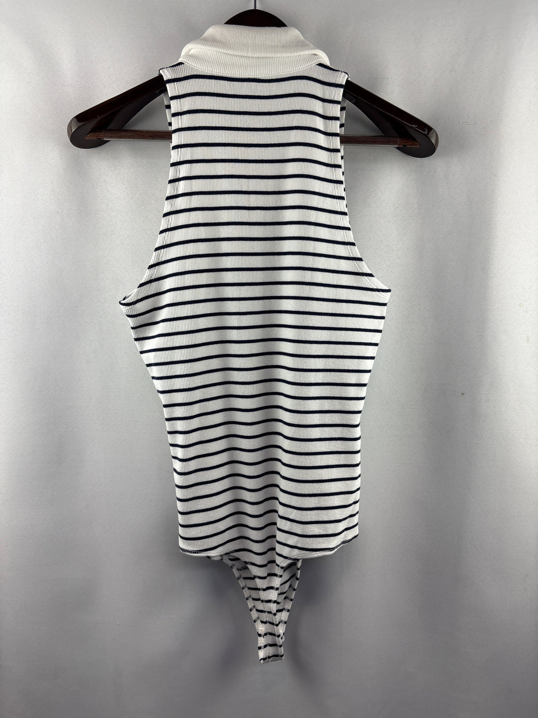 Women’s Abercrombie &amp; Fitch Large White &amp; Black Striped Bodysuit
