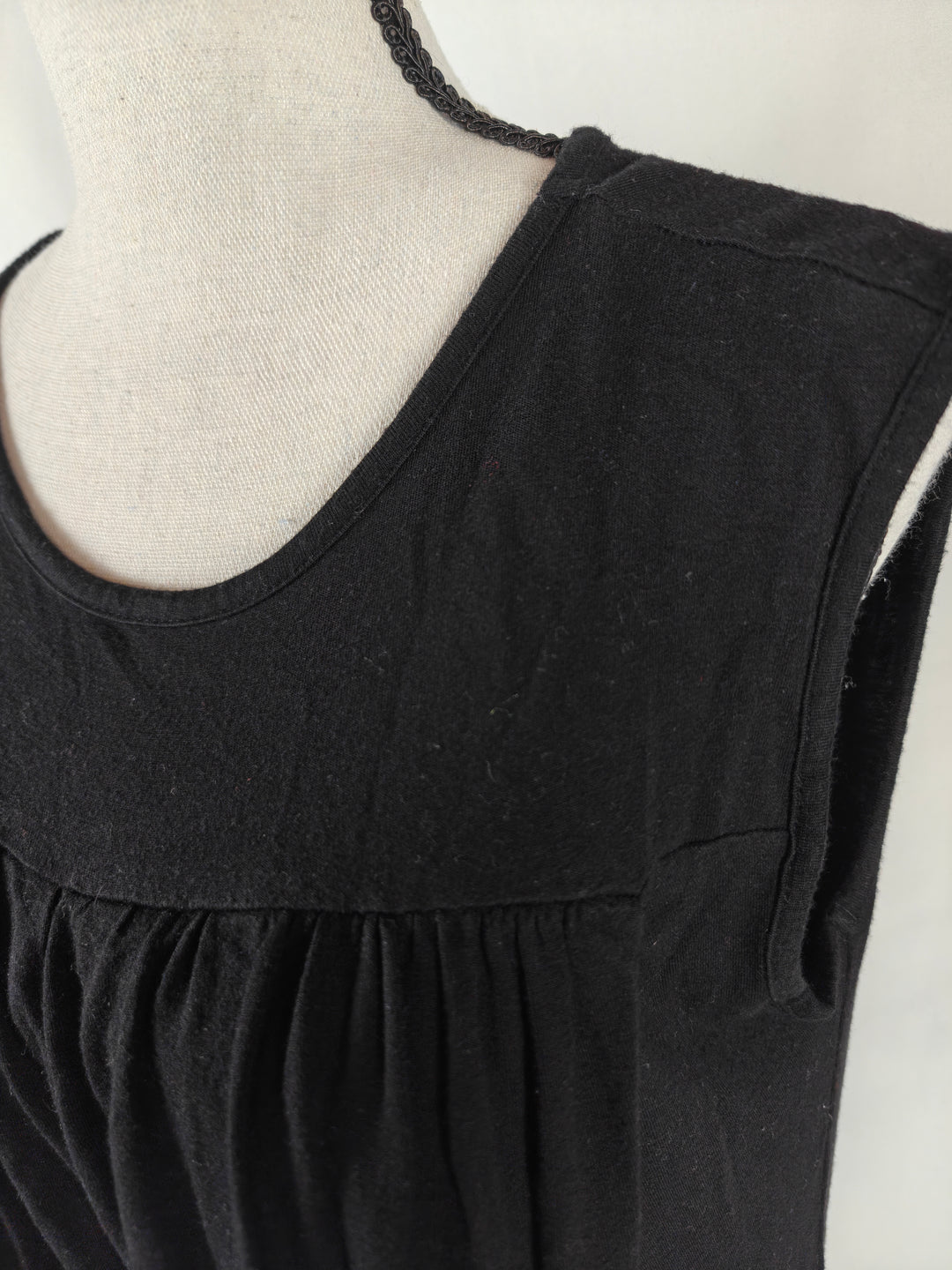 Women’s Savi Mom Sleeveless Black Knit Shift Dress Size Medium
