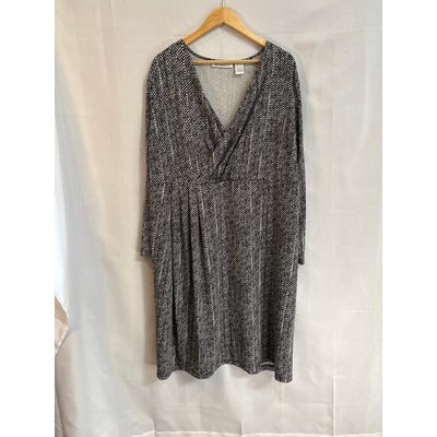 Women’s Roaman’s Size 24W Black & Grey Patterned Long Sleeve Dress.