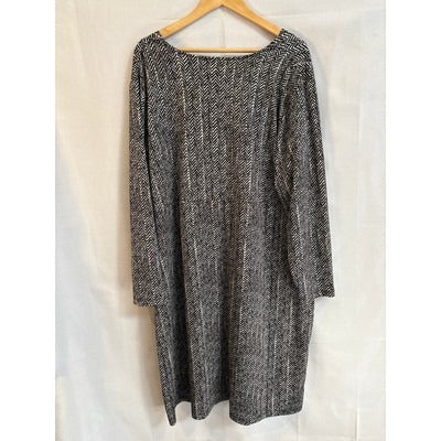 Women’s Roaman’s Size 24W Black & Grey Patterned Long Sleeve Dress.