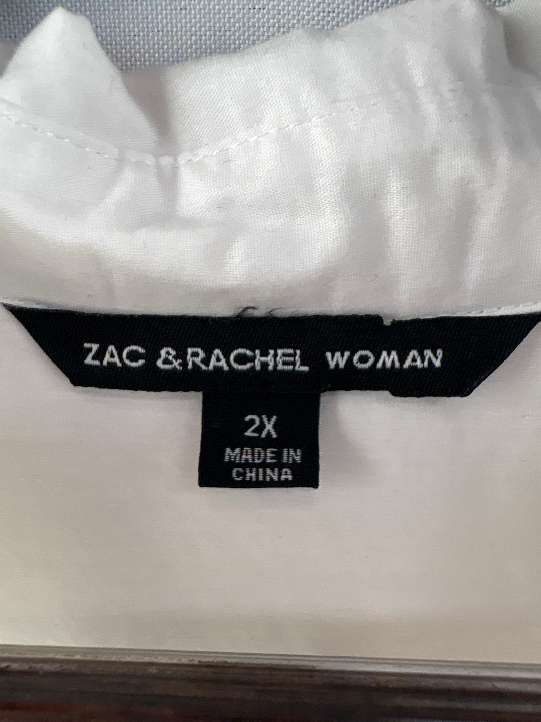 Women’s Zac &amp; Rachel Size 2X White Oversized Button Up