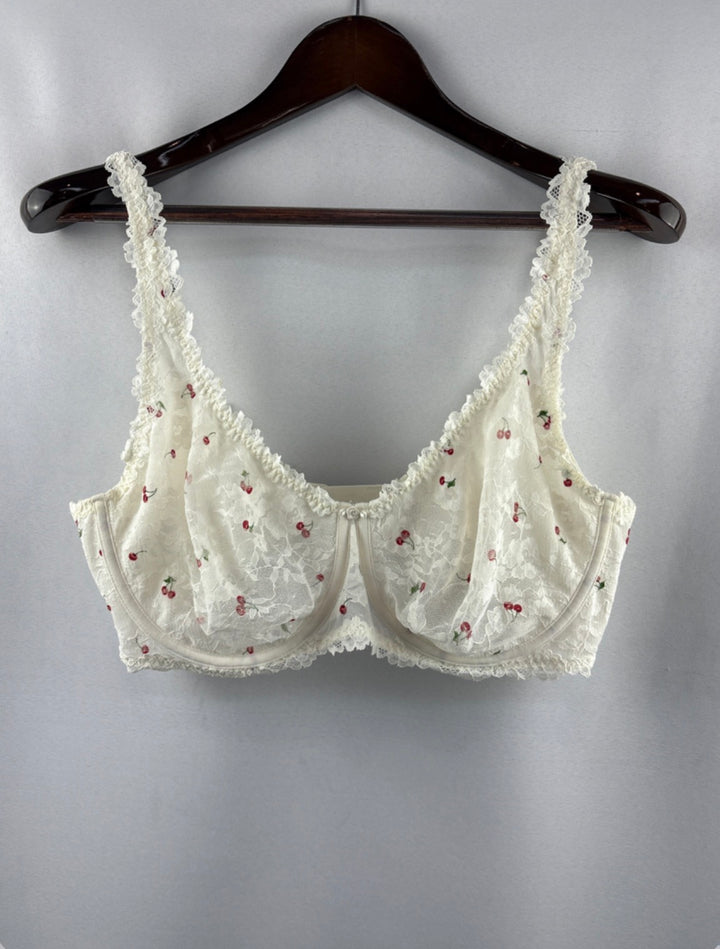 Women’s SKIMS Size 38D Lace Cream Cherry Patterned Bra