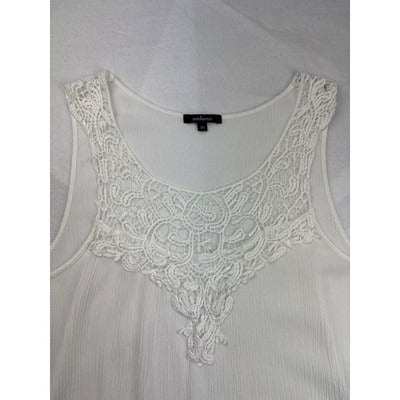 Women’s Ambiance Size 3XL White Embroidered Tank Top.