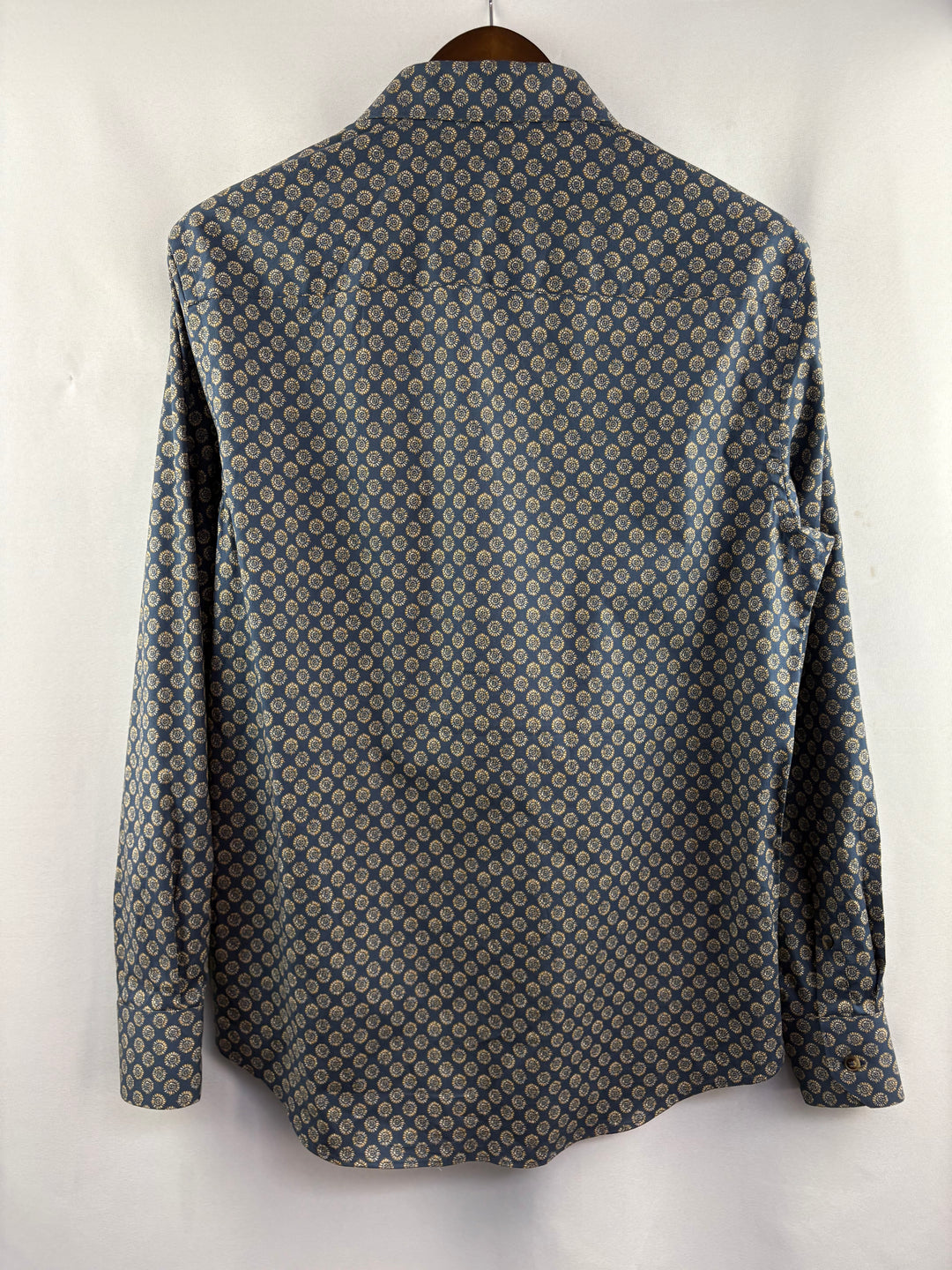 Men’s Bugatchi Medium Navy Button Up w/ Pattern