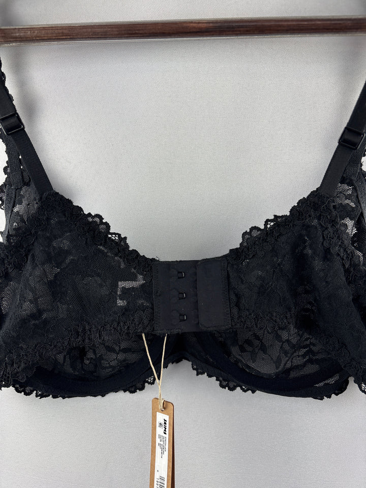 Women’s Skims Size 38C Black Lace Bra w/ Floral Details