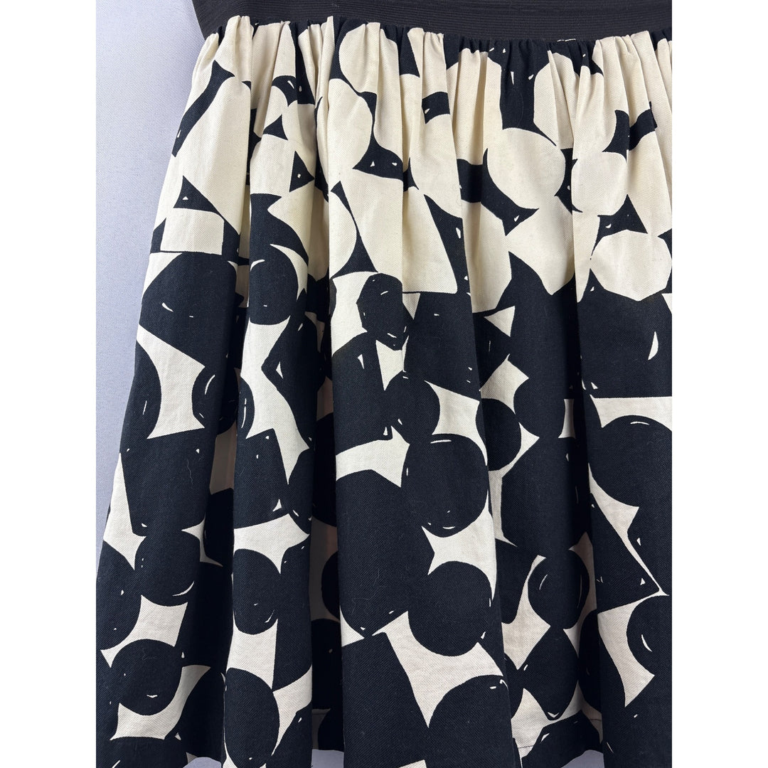 Women’s We Love Vera Size 8 Black & White Patterned Skirt.
