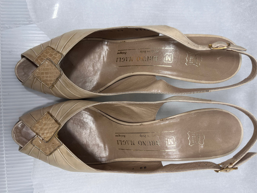 Vintage Bruno Magli Made in Italy Leather Cream Peep Toe Slingback Heels Size 7