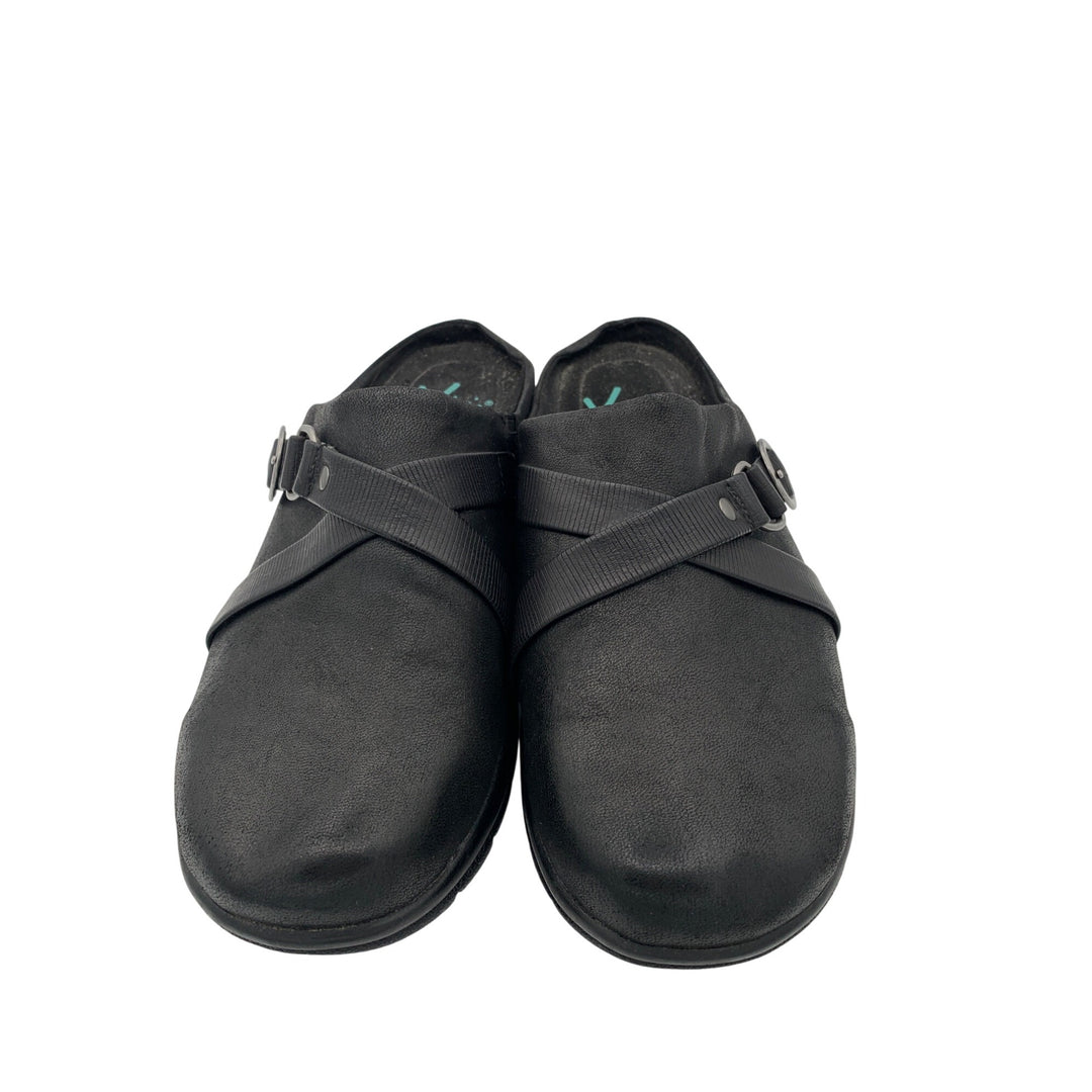 Yuu Womens Black Slip-On Comfort Clogs Size 8