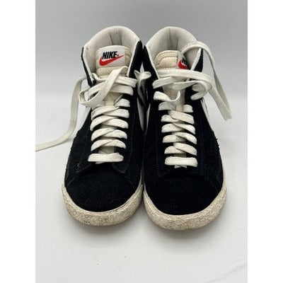 Women’s RARE Nike Blazer Mid Suede Sneakers Size 5Y