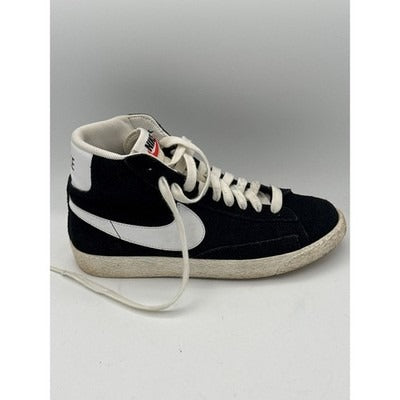 Women’s RARE Nike Blazer Mid Suede Sneakers Size 5Y
