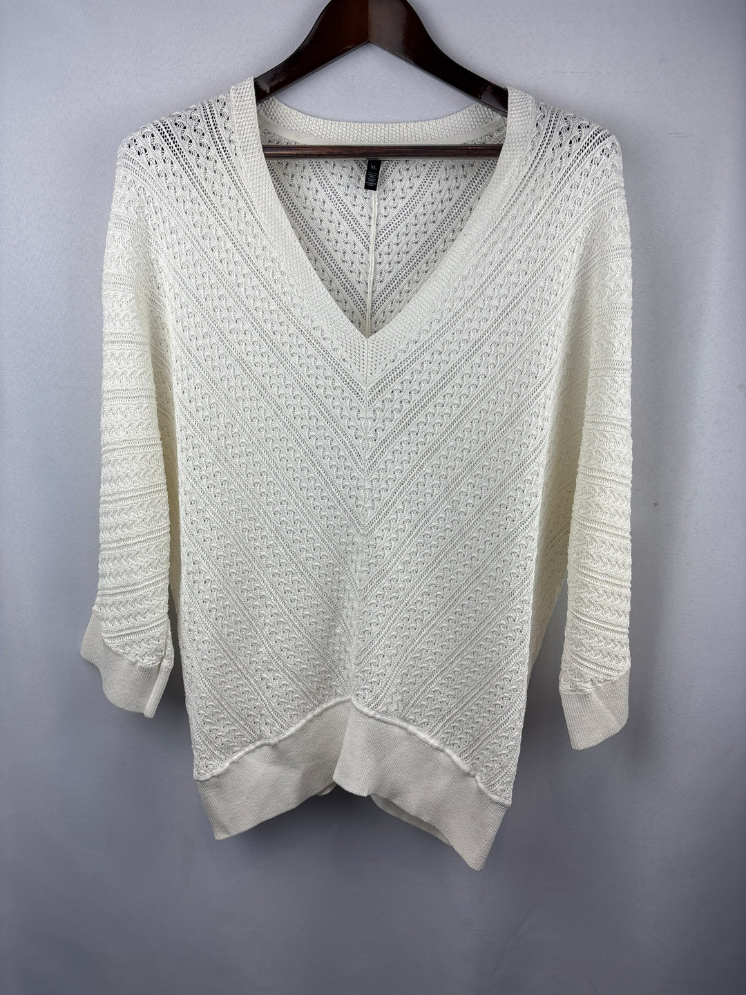 Women’s White House Black Market XL White Knit Sweater