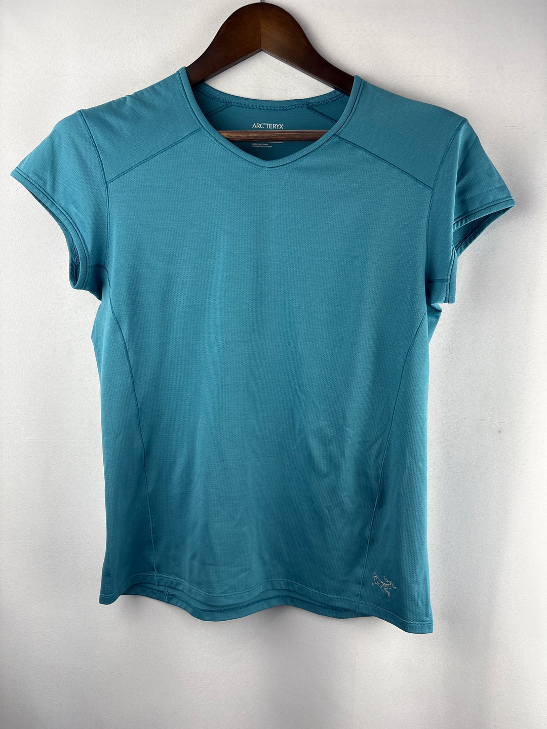 Women’s Arc’Teryx Small Grayish Blue Sports T-Shirt