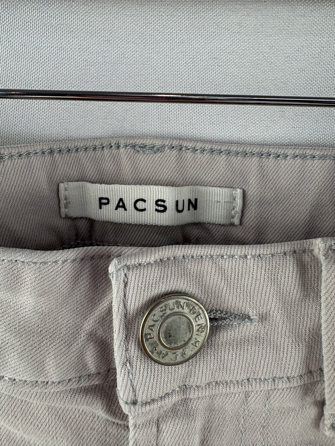 Women’s PacSun Size 30x32 Beige Distressed Skinny Jeans