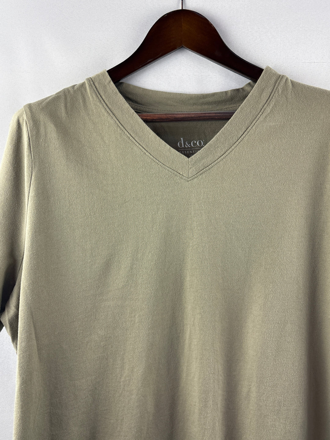 Women’s D&amp;Co. Size XL Taupe V-Neck T-Shirt