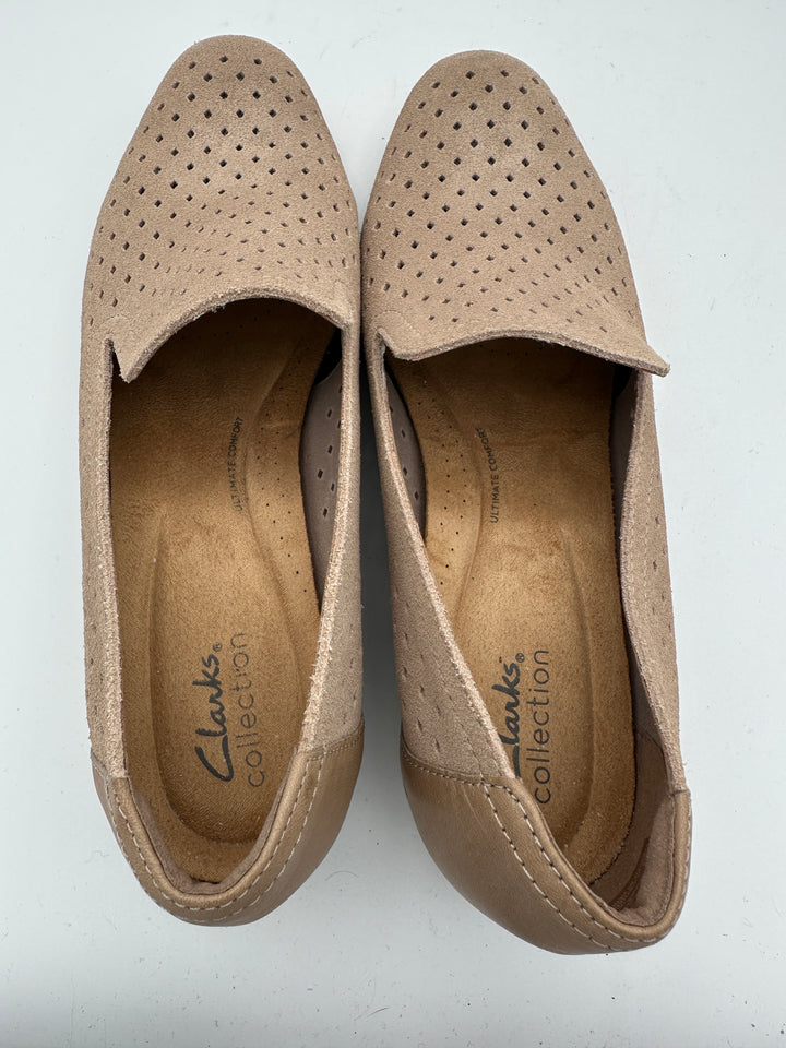 Women’s Clark’s Microsuede Low Heel Flats Size 9.5