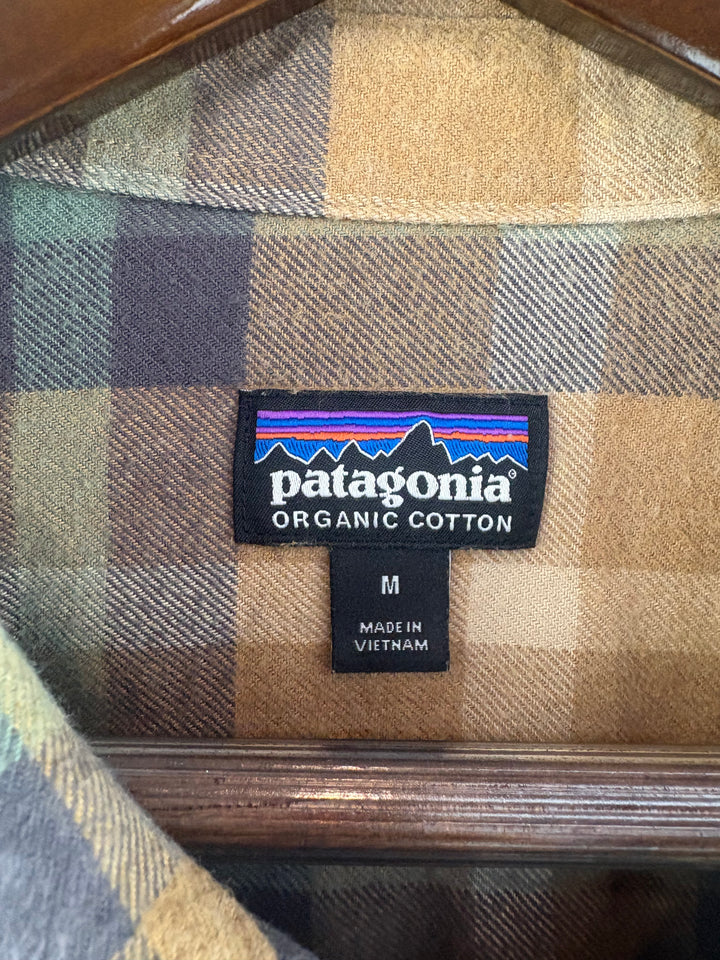 Men’s Patagonia Medium Light Brown Plaid Flannel Button Up