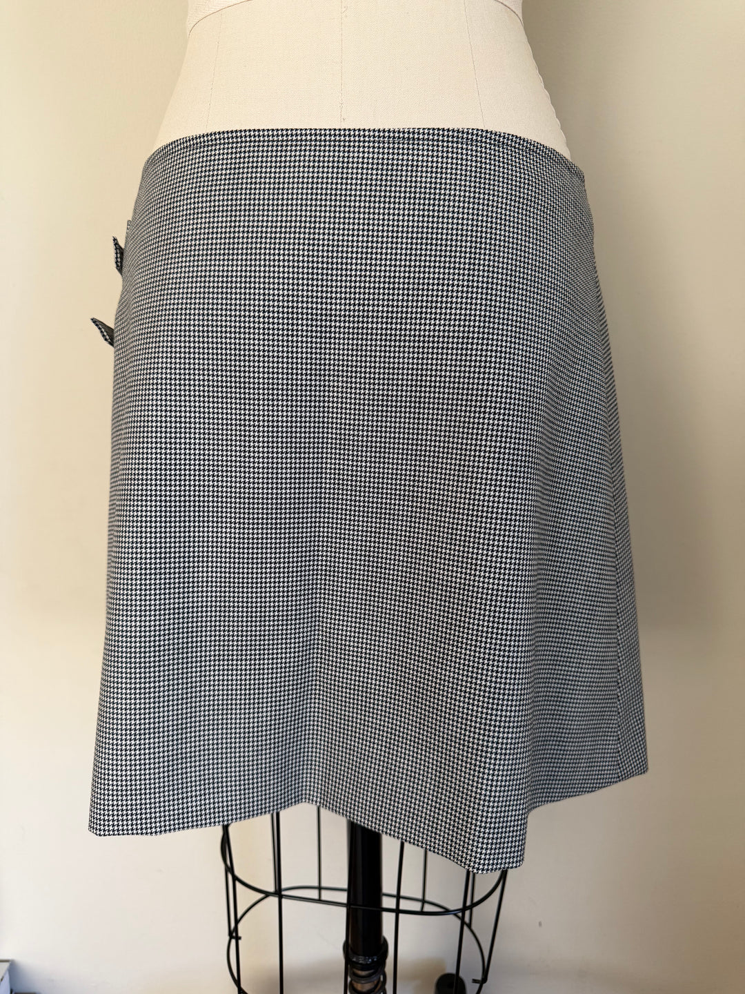 John Galliano Era Christian Dior Boutique Wool Houndstooth Pleated Buckle Mini Skirt FR40