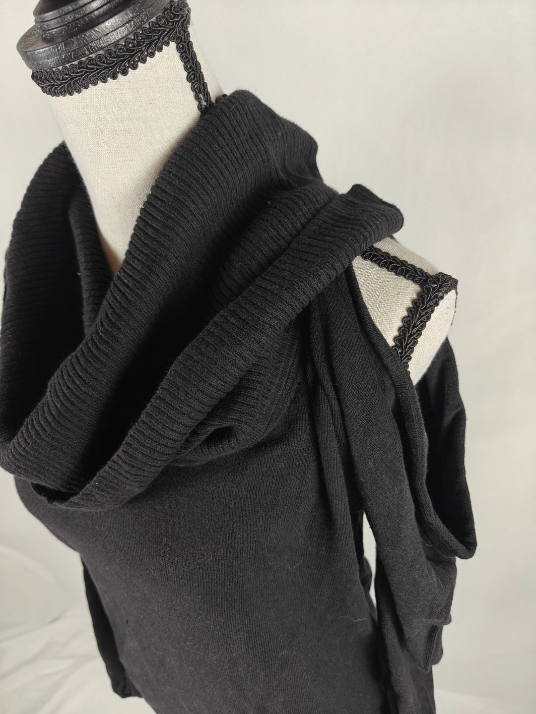 Women’s Michael Kors Cold Shoulder Cowl Neck Sweater Black Size Medium