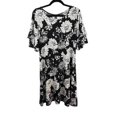 Karen Kane Women’s Black T-Shirt Dress Sz XL – White Floral Ruffle Sleeve Dress