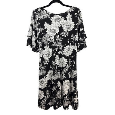 Karen Kane Women’s Black T-Shirt Dress Sz XL – White Floral Ruffle Sleeve Dress