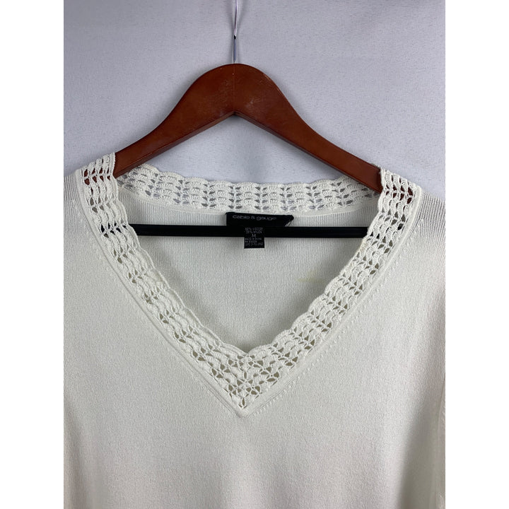 Cable & Gauge White Crochet Trim V-Neck Sweater Medium