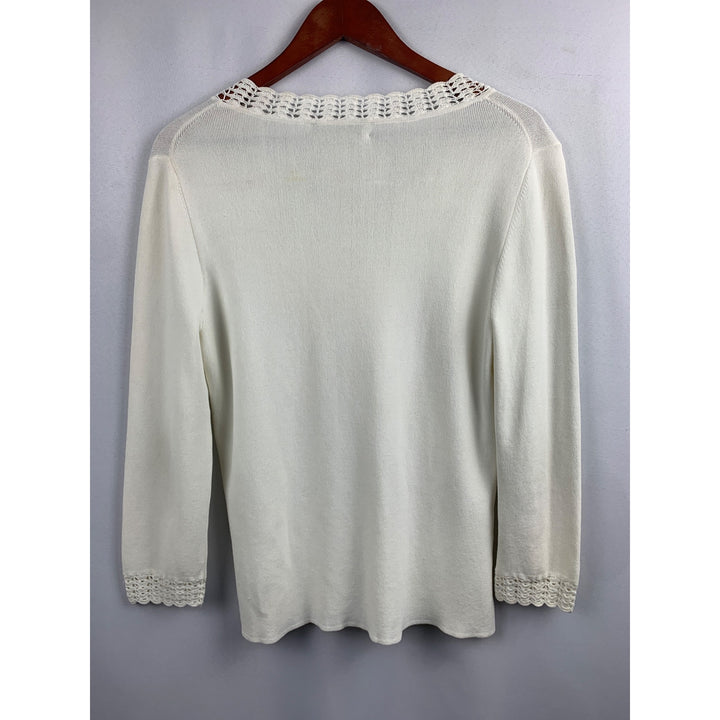 Cable & Gauge White Crochet Trim V-Neck Sweater Medium