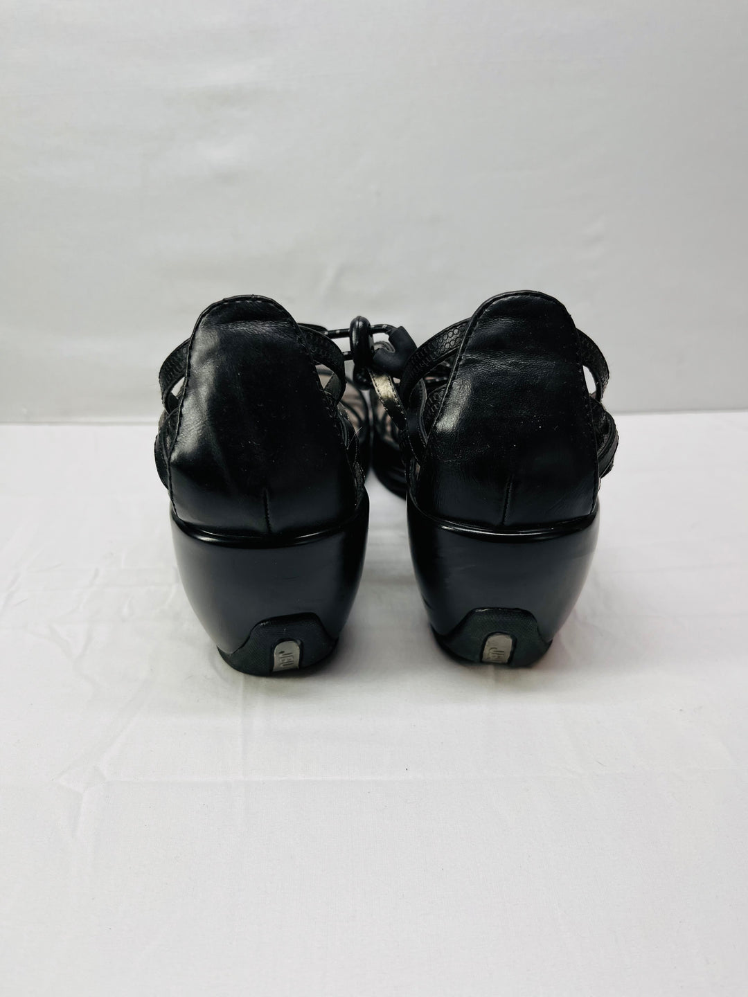 JBU by Jambu Women's Size 9 Strappy Comfort Sandals Toggle Closure Casual Shoes