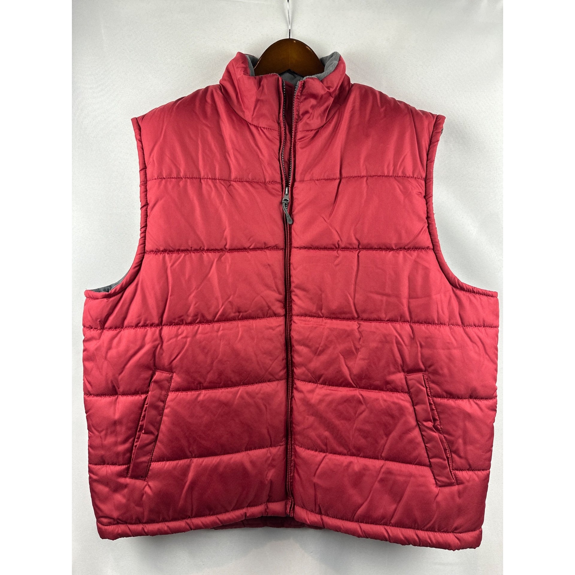 NordicTrack Mens Red Puffer Vest XXL With Full Zip Closure & Pockets