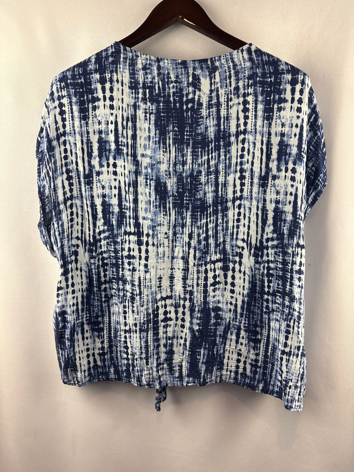Women’s Torrid Size 1 Blue &amp; White Tie-Dye Button Up Shirt