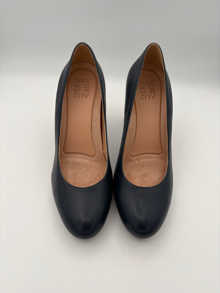 Women’s Naturalizer Size 8.5 Navy Blue Leather Pumps